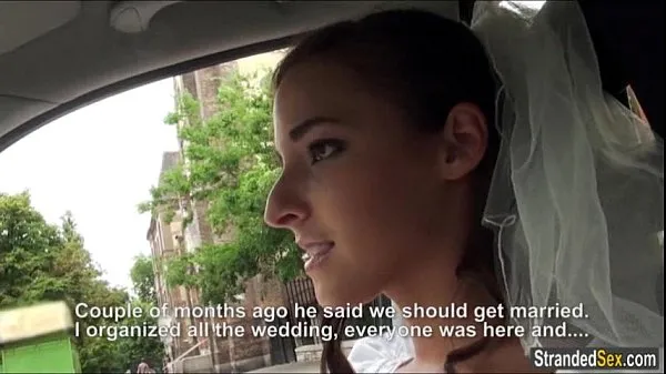 دیکھیں Euro teen bride Amirah Adara gets stood up and a mouthful of cum انرجی ٹیوب