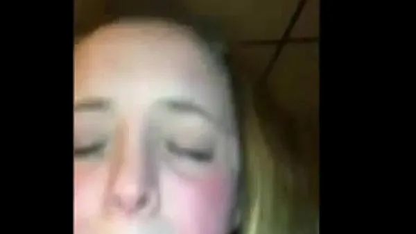 Sledujte White Girl Fucked By Two Bulls energy Tube