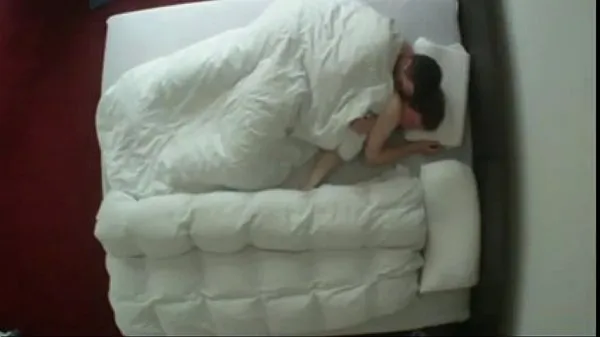 Getting into Bed with Mom in Law- more videos on Enerji Tüpünü izleyin