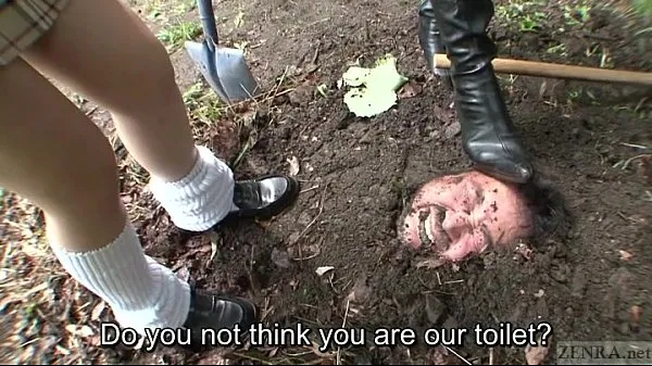 Oglejte si Subtitled Japanese principal outdoor burial pee baptism Energy Tube