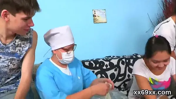 Se Man assists with hymen physical and drilling of virgin cutie energy Tube
