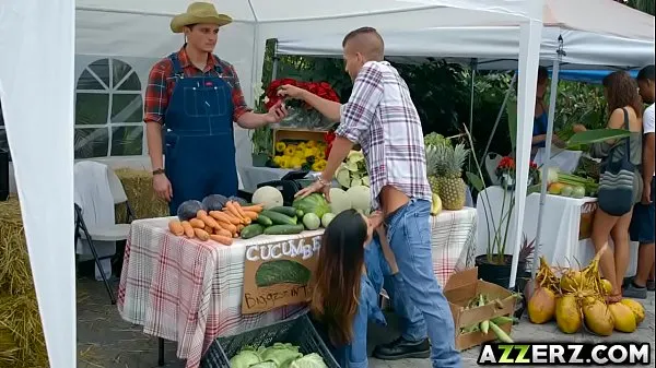 Watch farmers wife Eva Lovia bangs in the market energy Tube