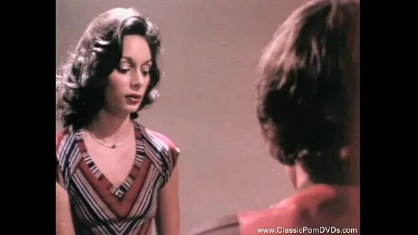 Vintage MILF From Classic 1972 Film Enerji Tüpünü izleyin