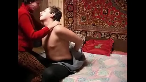شاهد Russian mature and boy having some fun alone أنبوب الطاقة