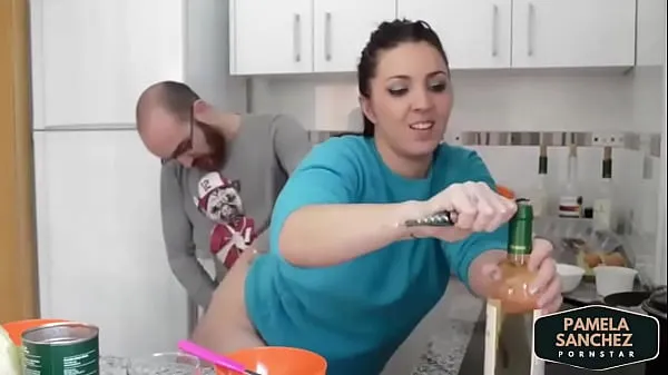 Se Fucking in the kitchen while cooking Pamela y Jesus more videos in kitchen in pamelasanchez.eu energy Tube