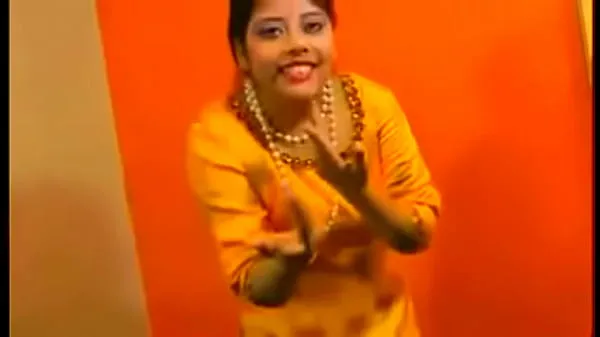 Desi Indian Wife Rupali Bhabhi Nude Tease Enerji Tüpünü izleyin