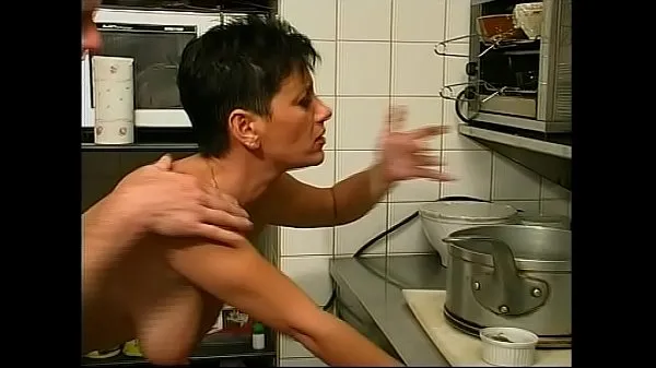 Xem The wife of the bartender has a nice ass to fuck ống năng lượng