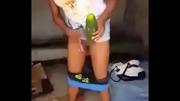 Watch he gets a cucumber for $ 100 energy Tube