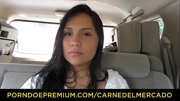 Παρακολουθήστε το MAMACITAZ - Velez - Latina Chick Oiled Up For Doggy Fuck Energy Tube