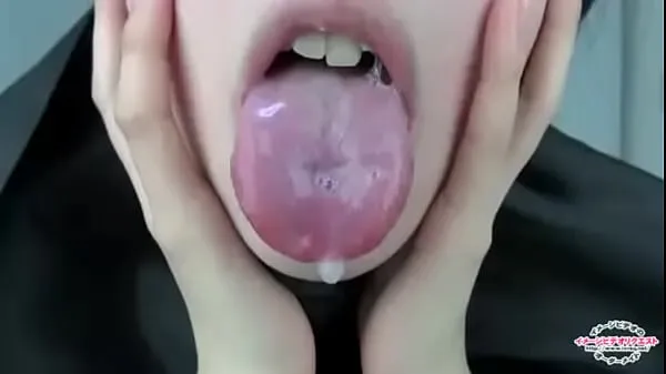观看Saliva-covered tongue能量管