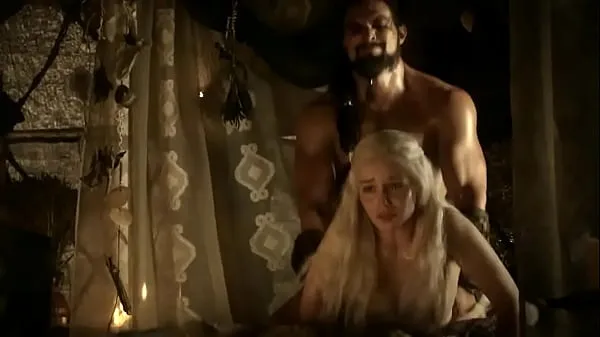 Oglejte si Game Of Thrones | Emilia Clarke Fucked from Behind (no music Energy Tube