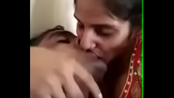 Oglejte si New Hot indian girl with big boobs Energy Tube