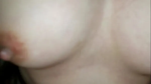 دیکھیں Wife's titties انرجی ٹیوب