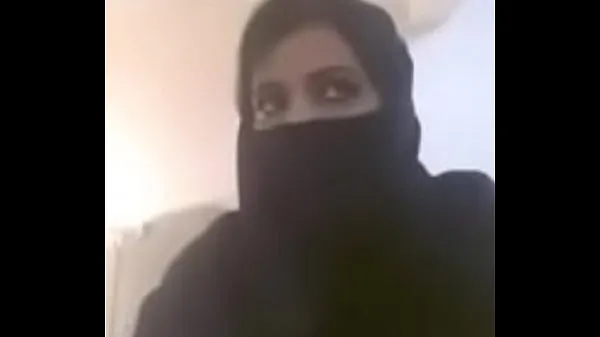 Watch Muslim hot milf expose her boobs in videocall energy Tube
