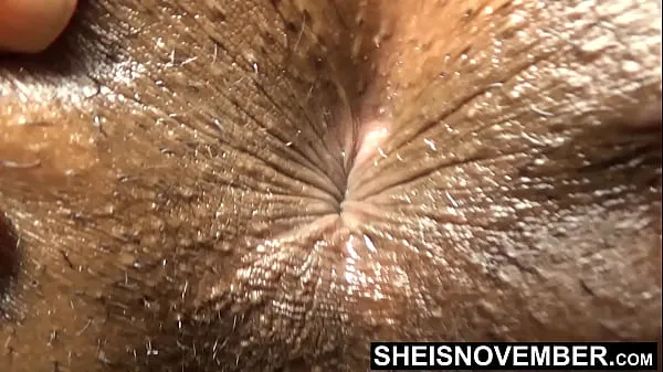 Titta på My Extremely Closeup Big Brown Booty Hole Anus Fetish, Winking My Cute Young Asshole, Arching My Back Naked, Petite Blonde Ebony Slut Sheisnovember Posing While Spreading Her Wet Pussy Apart, Laying Face Down On Sofa on Msnovember energy Tube