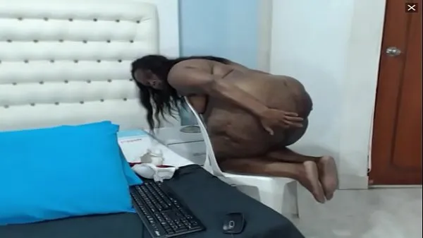 Slutty Colombian webcam hoe munches on her own panties during pee show ऊर्जा ट्यूब देखें