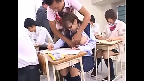 Oglejte si Students in class being fucked in front of the teacher | Full HD Energy Tube