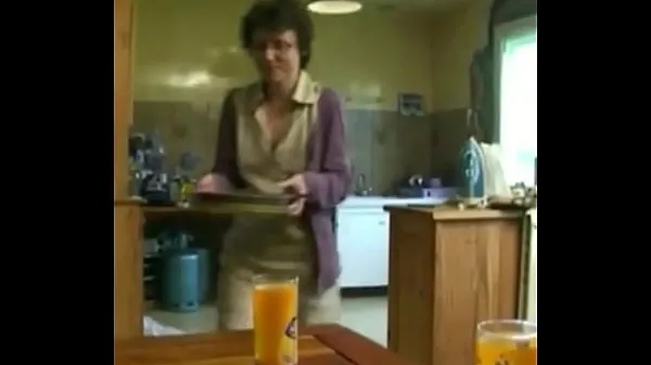 دیکھیں a housewife banged in the kitchen انرجی ٹیوب