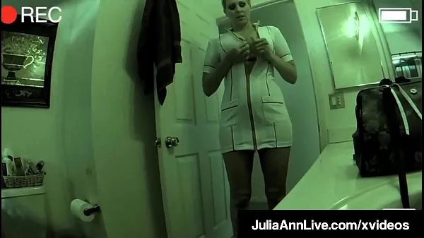 Παρακολουθήστε το Registered Sex Nurse, Julia Ann, loves voyeurs! She not only likes being filmed secretly (key Spycam), she likes sucking, fucking & milking a hard cock! Full Video & Julia Live Energy Tube