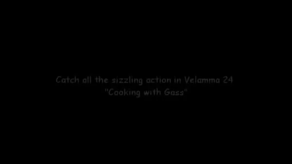 Oglejte si Velamma Episode 24 - Cooking with Ass Energy Tube