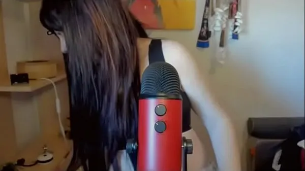 Oglejte si Give me your cock inside your mouth! Games and sounds of saliva and mouth in Asmr with Blue Yeti Energy Tube
