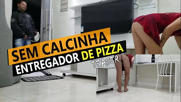 Tonton Cristina Almeida receiving pizza delivery in mini skirt and without panties in quarantine Energy Tube