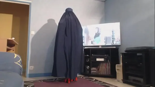 Tonton muslima big boobs in burka Energy Tube