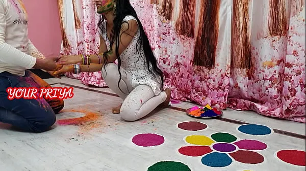 Xem Holi special: Indian Priya had great fun with step brother on Holi occasion ống năng lượng