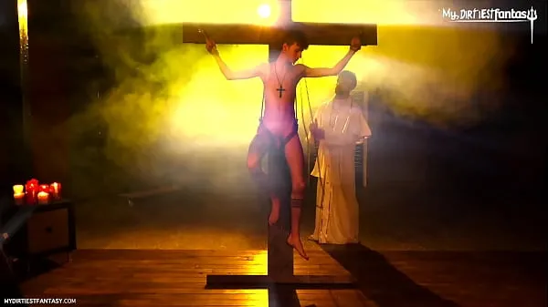 Bekijk Hot Christian Twink gets his sins forgiven after dominant holy father fucks him bareback Energy Tube