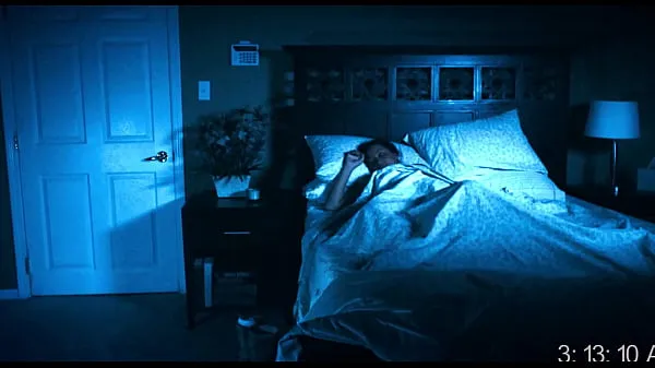 Oglejte si Essence Atkins - A Haunted House - 2013 - Brunette fucked by a ghost while her boyfriend is away Energy Tube
