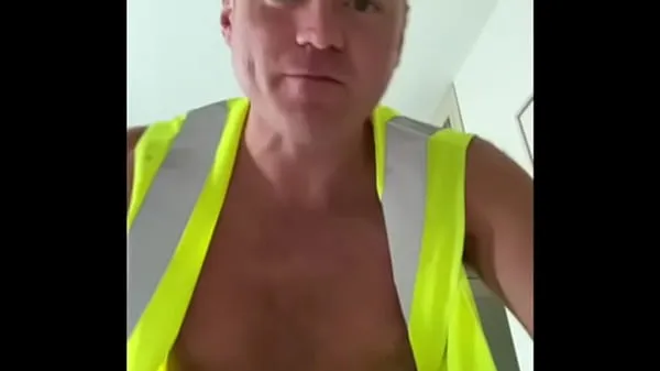 Oglejte si Construction Worker Fucks Boss’s POV Energy Tube