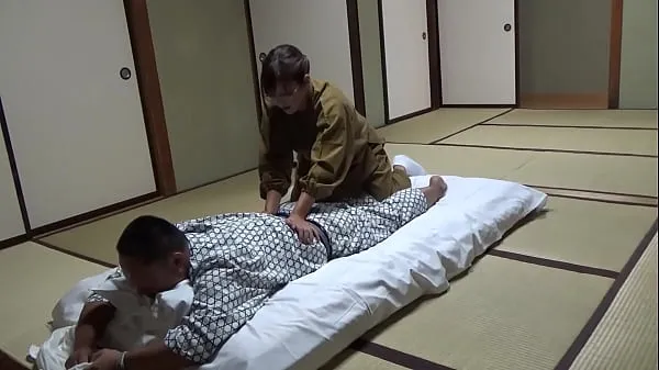 Watch Seducing a Waitress Who Came to Lay Out a Futon at a Hot Spring Inn and Had Sex With Her! The Whole Thing Was Secretly Caught on Camera in the Room energy Tube