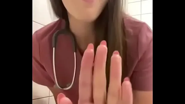 Bekijk nurse masturbates in hospital bathroom Energy Tube