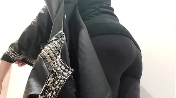 Titta på Your Italian stepmother shows you her big ass in a clothing store and makes you jerk off energy Tube