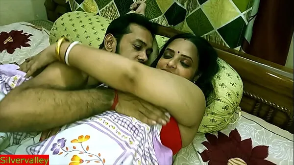 Oglejte si Indian hot xxx Innocent Bhabhi 2nd time sex with husband friend!! Please don't cum inside Energy Tube