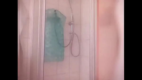 شاهد My wife in the shower أنبوب الطاقة