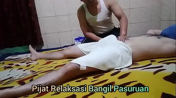 Tonton Straight man gets hard during Thai massage Energy Tube