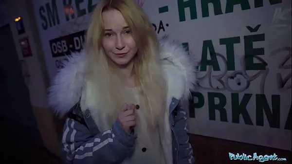 Obejrzyj Public Agent She finished with a face full of spunk after riding cockkanał energetyczny