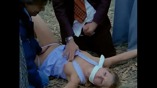 Xem Cathy, collectively submissive girl in the forest ống năng lượng