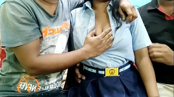 Sledujte Two boys fuck college girl|Hindi Clear Voice energy Tube