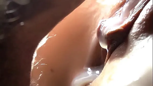 Παρακολουθήστε το SLOW MOTION Smeared her tender pussy with sperm. Extremely detailed penetrations Energy Tube