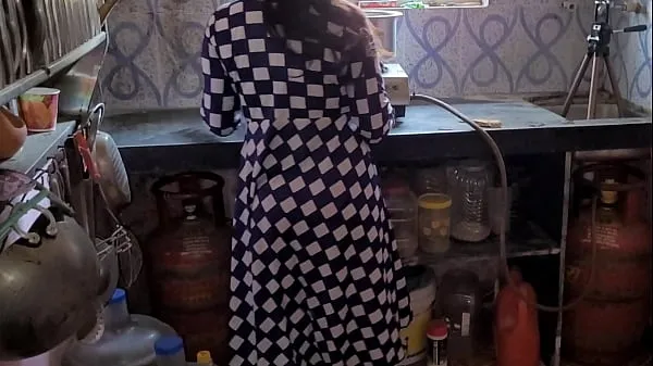 ดู Brother-in-law took the native sister-in-law to the kitchen and fucked her หลอดพลังงาน