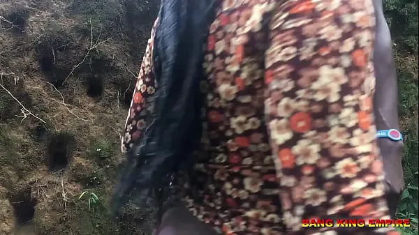 I FUCKED HER ON THE VILLAGE ROAD COMING BACK FROM FARM WITH GRANDMA 에너지 튜브 시청하기