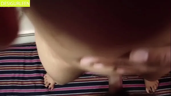 Titta på Hot indian girlfriend hard fucked by boyfriend in PG room in afternoon energy Tube