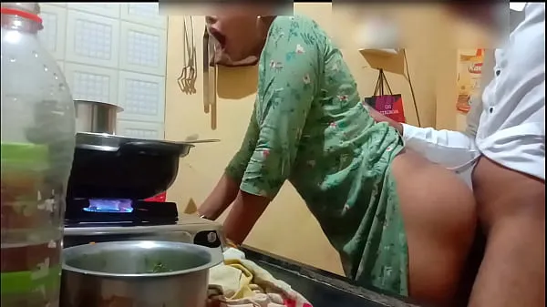 Indian sexy wife got fucked while cooking Enerji Tüpünü izleyin