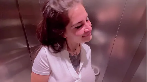 Bekijk Beautiful girl Instagram blogger sucks in the elevator of the store and gets a facial Energy Tube