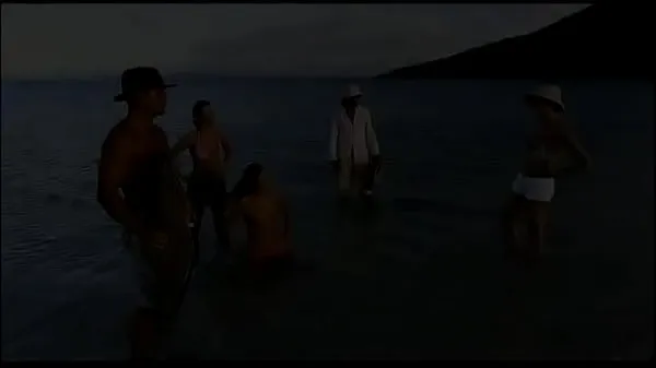 Deniska and Mia Spend Time on a Boat in the Indian Ocean Having Sex Enerji Tüpünü izleyin