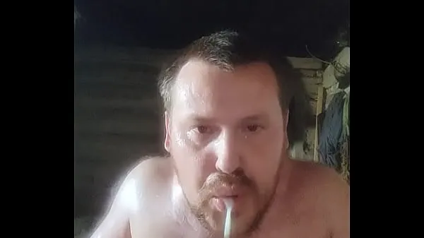 Bekijk Cum in mouth. cum on face. Russian guy from the village tastes fresh cum. a full mouth of sperm from a Russian gay Energy Tube