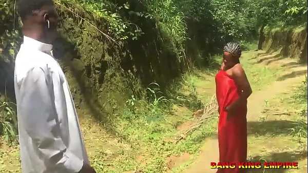 REVEREND FUCKING AN AFRICAN GODDESS ON HIS WAY TO EVANGELISM - HER CHARM CAUGHT HIM AND HE SEDUCE HER INTO THE FOREST AND FUCK HER ON HARDCORE BANGING Enerji Tüpünü izleyin