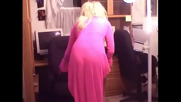 Blonde MILF Tatiana Stone enjoys a dildo in her cunt 에너지 튜브 시청하기